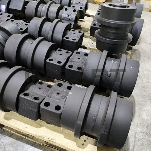 9245117 Каток поддерживающий на ZX330-3